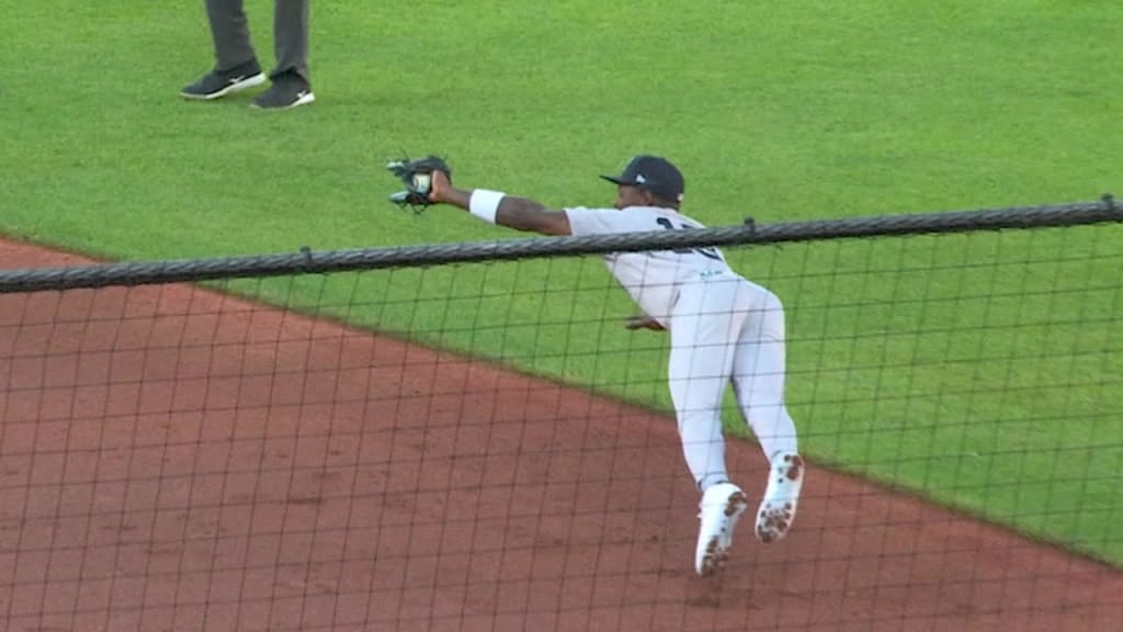 Jazz Chisholm Jr.'s fantastic diving stop
