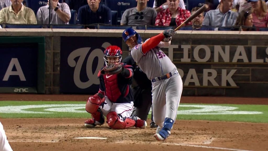 Pete Alonso's solo homer (42)