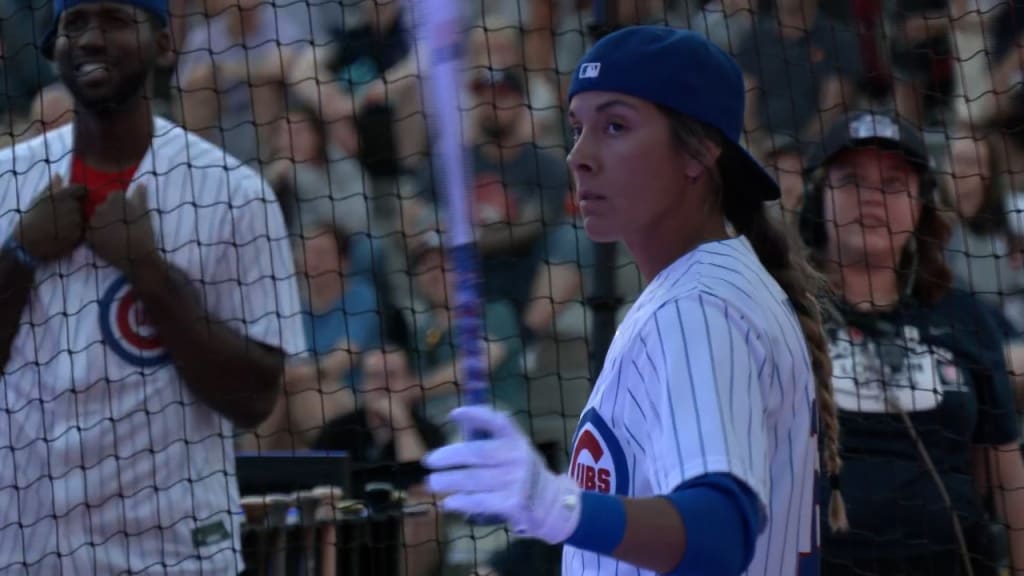 Flying hot dog hits Philadelphia baseball fan square in the face