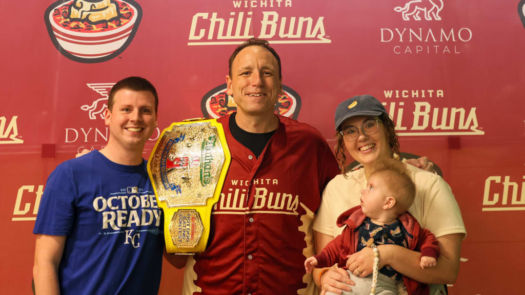 Wichita fans met Joey Chestnut -- and saw him live up to his reputation in a postgame contest.