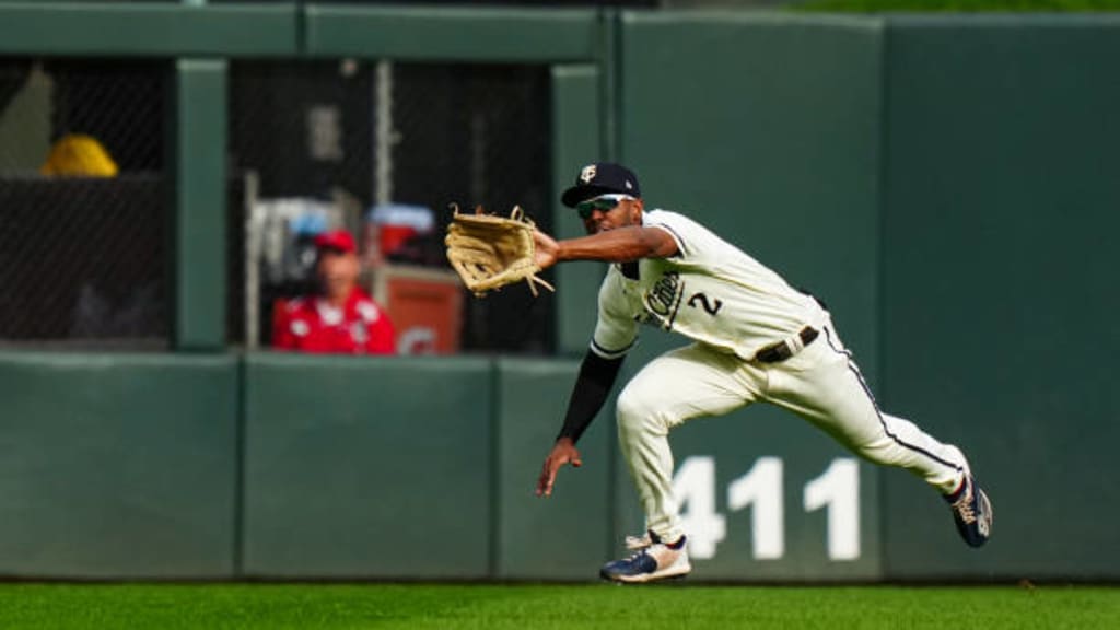 Taylor flashes leather in Game 1