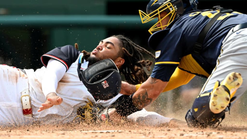 Andruw Monasterio spoils Nats' double-steal attempt
