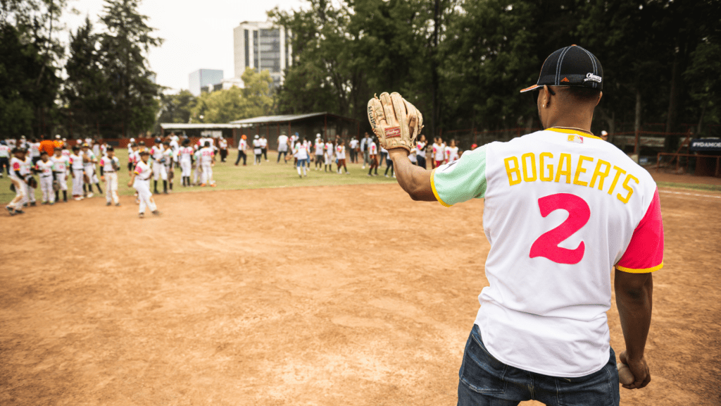 Padres hold baseball clinic with kids ahead of first MLB series in Mexico  City