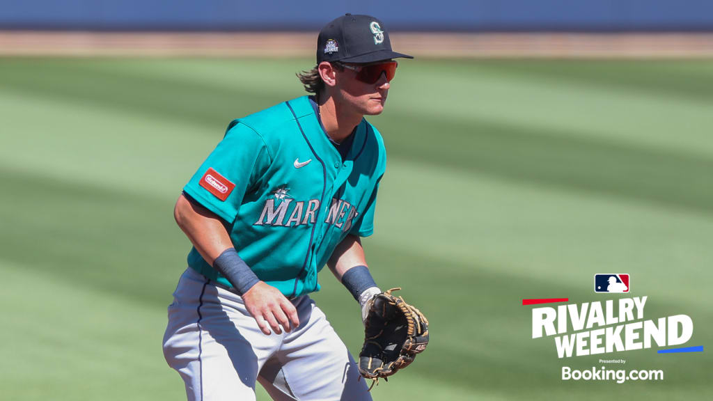 LIVE: Mariners call up phenom for debut vs. Padres
