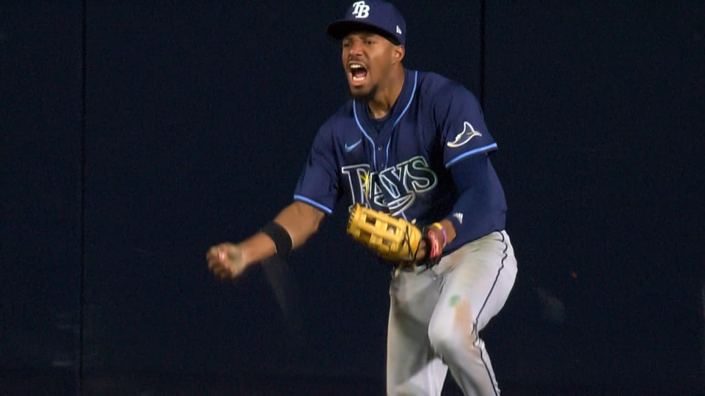 Chandler Simpson robs Manny Machado's home run