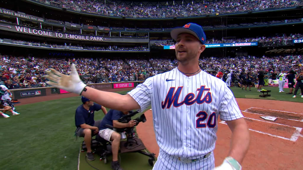 Pete Alonso deadlifts in between Home Run Derby rounds
