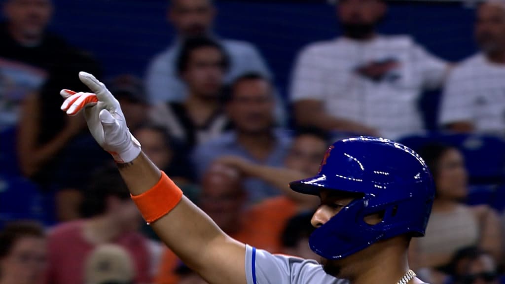 Mark Vientos homers twice, Senga goes 6 innings, Mets beat Marlins 8-3