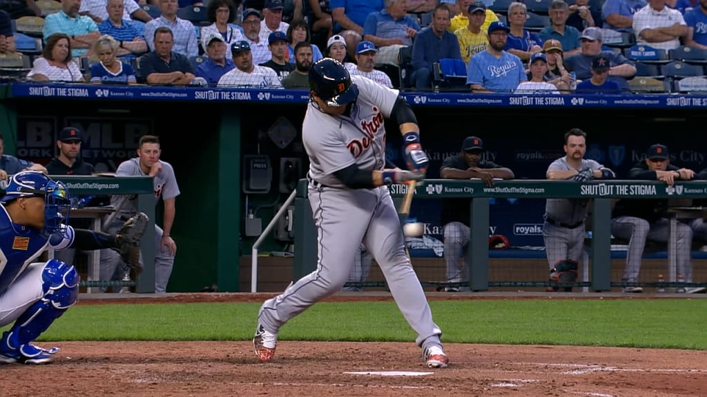 Miguel Cabrera hits 507th homer, Tigers beat Royals 2-1