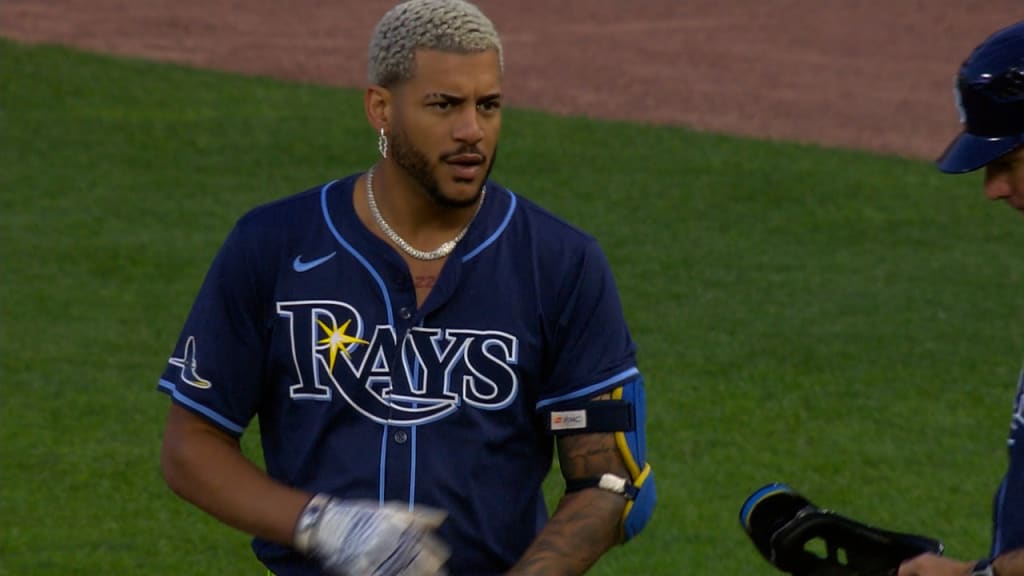 Steven Okert escapes the bases-loaded jam
