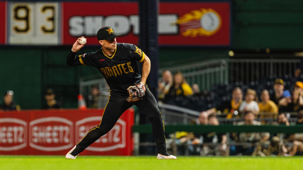 MLB.com editorial image for Pittsburgh Pirates: Pirates Insider: What are Lowe, Triolo's chances of winning Gold Gloves?