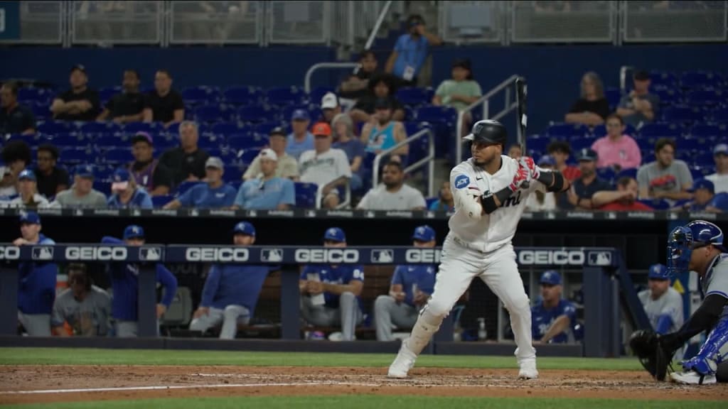 2023 All-Star Game: Game-Used Baseball - P: Yennier Cano, B: Austin Riley  - Single (Top 6)