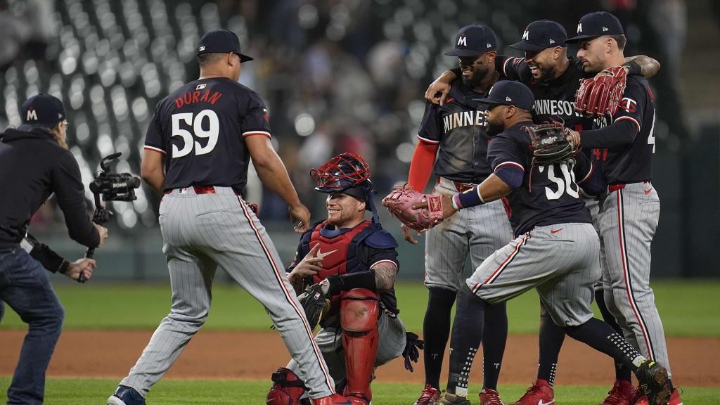 Victory formation on repeat: Twins go for 10th straight win