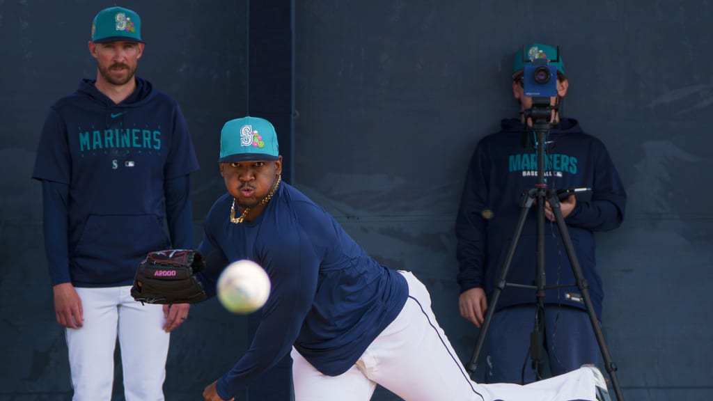 New southpaw Ferrer ready to make splash with Seattle