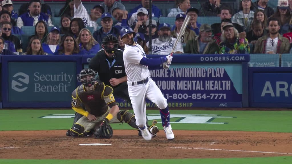 Betts, Freeman homer back-to-back, lift Dodgers to 4-2 win over