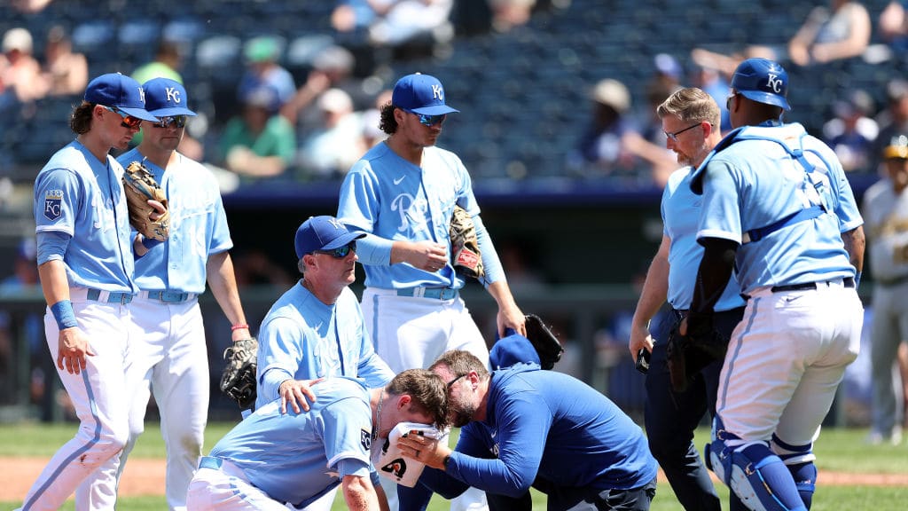 Braves minor league manager has surgery after getting hit by line drive 