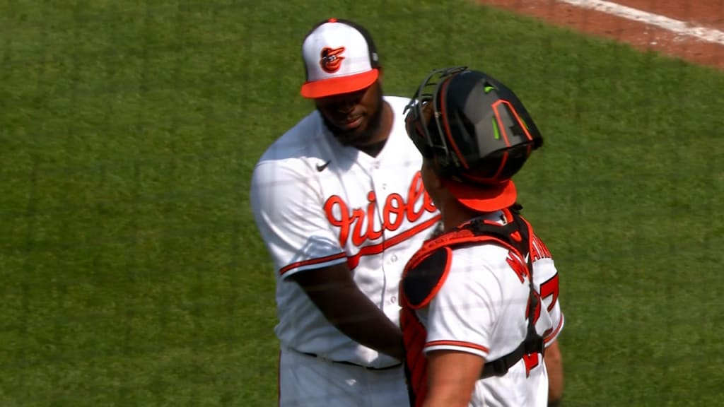 AL-leading Orioles finish off 3-game sweep of Mets with 2-0 victory