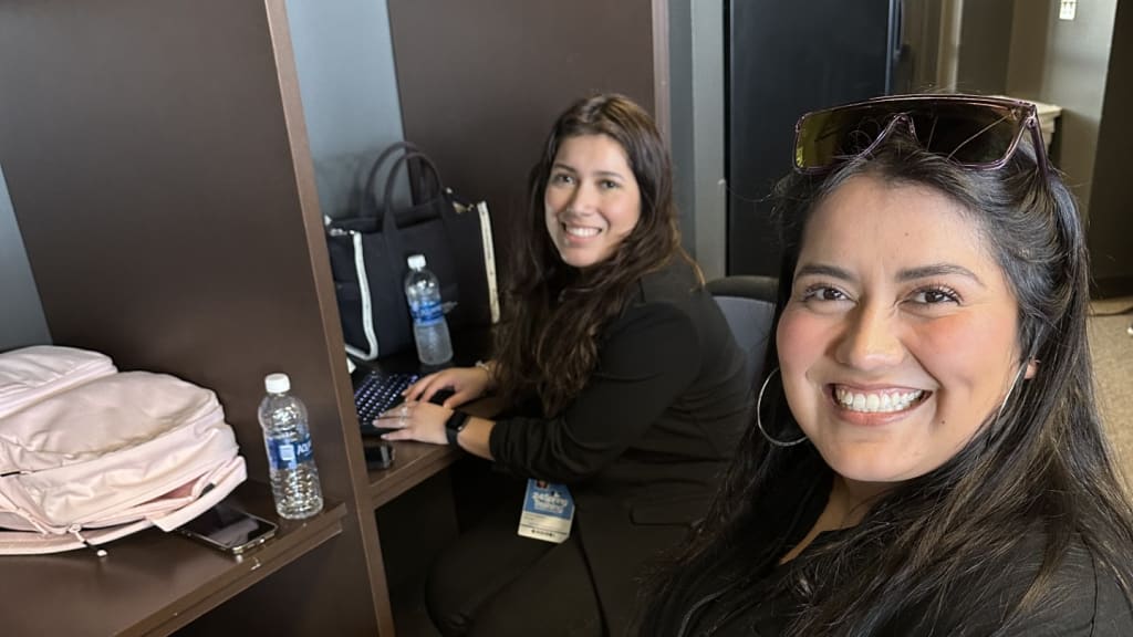 Melanie Martinez-Lopez (left) and Annalee Ramírez, MLB's Digital Content Diversity Fellows for 2024.