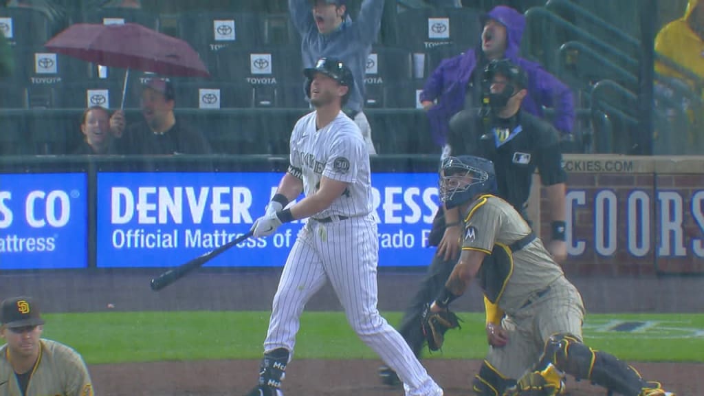 Cubs connect for winning hits after rain delay