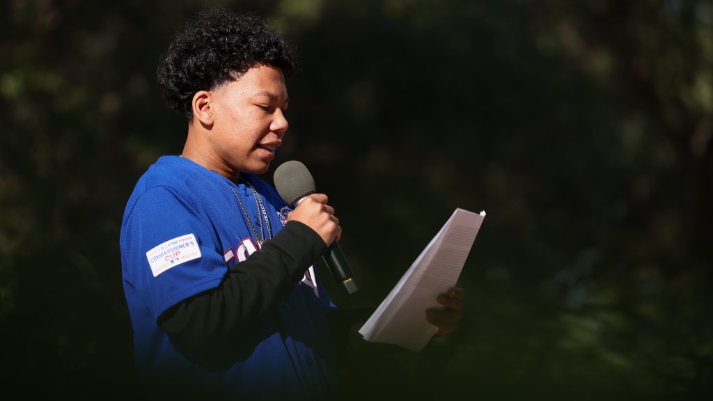 Malakai Pruitt speaks to participants before the MLB Youth Academy Golf Outing at the Pelican Hill Golf Club. (Katelyn Mulcahy/MLB Photos)