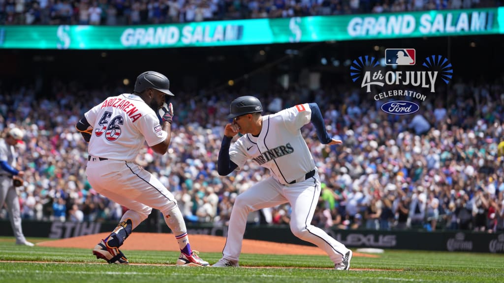 LIVE: All eyes on the skies! Mariners slugger launches one