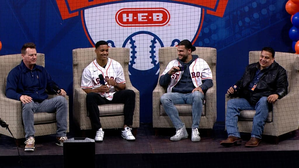 José Abreu feels excitement of Astros FanFest