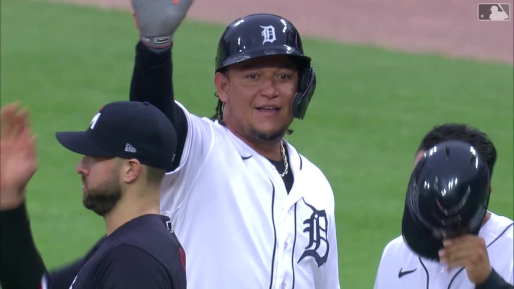 Can Tigers' Miguel Cabrera catch Cal Ripken Jr. on MLB hits list?