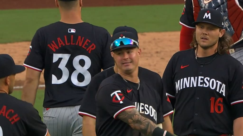 Steven Okert secures Twins' 11-4 win