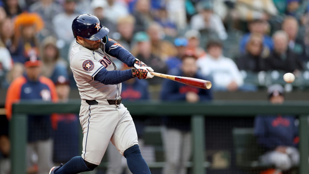 LIVE: Seattle strikes first, Astros respond in big series opener