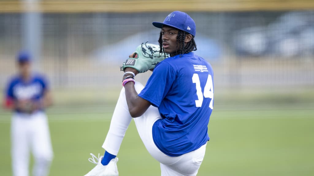 Kaleb Thompkins pitches during a game.