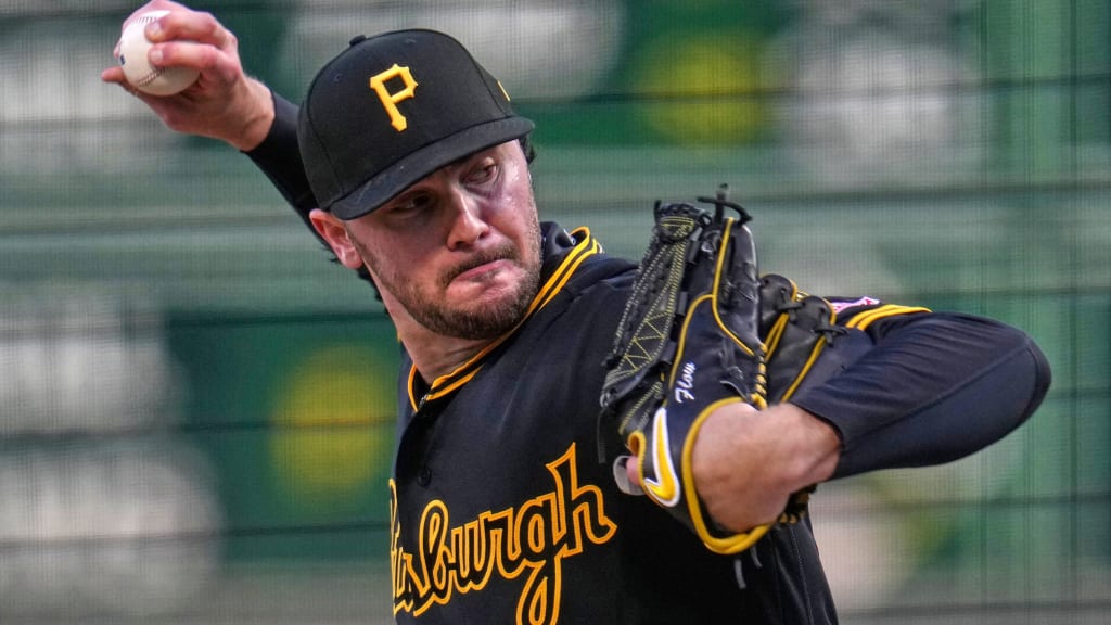 LIVE: Bucs break through for Skenes in 5th inning vs. Padres