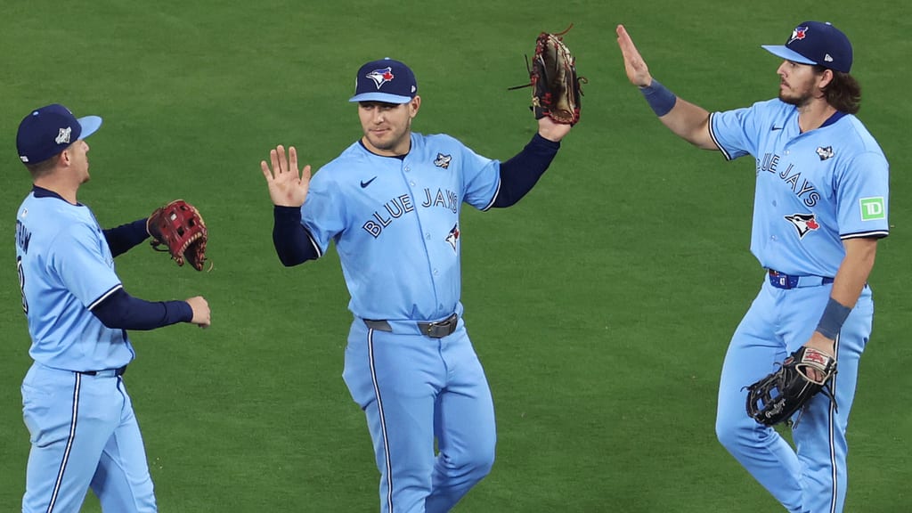 How is Blue Jays' roster shaping up with 2 weeks left in camp?