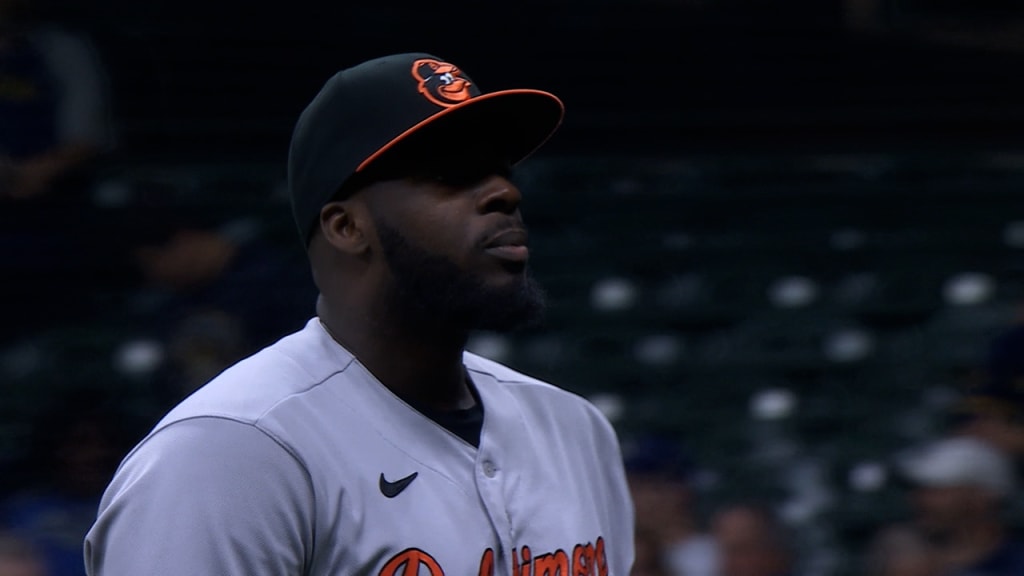 Washington Nationals fans turn their hats inside out for rally