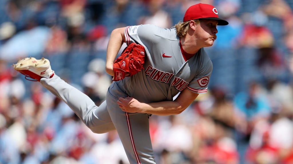 Reds reset on the road with series win in Philly