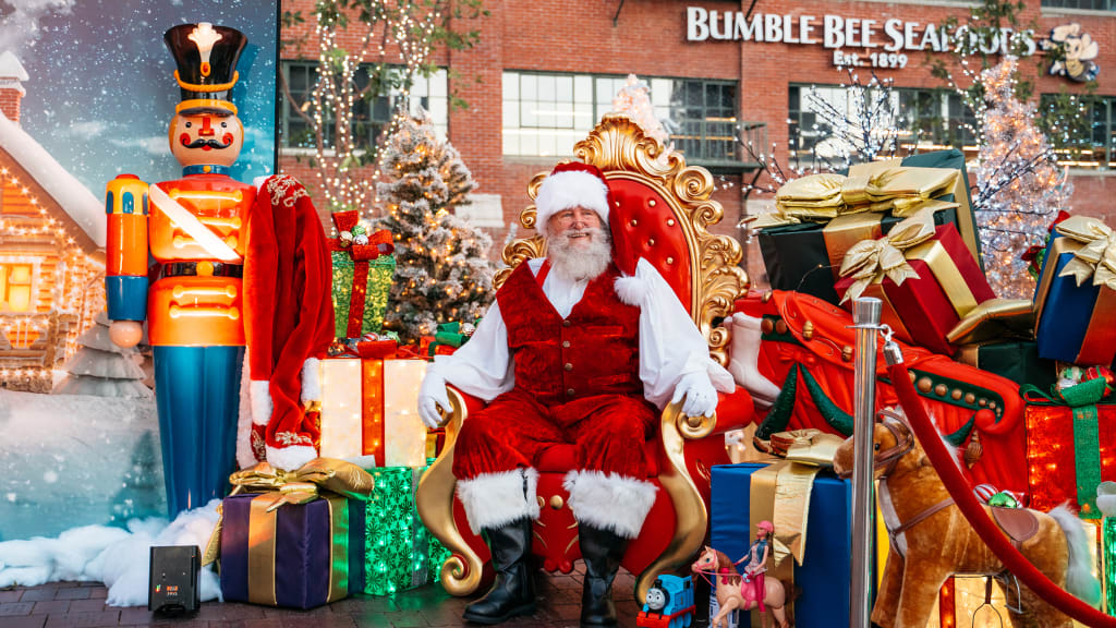 The Holiday Market At Petco Park 