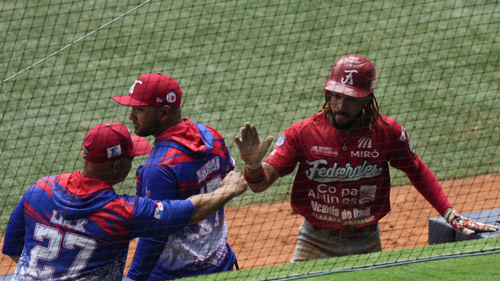 Panama's Enrique Valdez (right) racked up three hits in the win over Cuba.