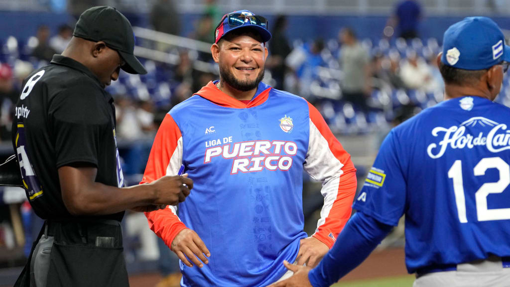 Yadier Molina manages Puerto Rico at Caribbean Series