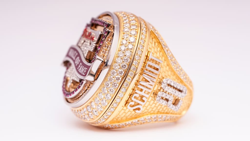 Each ring has 479 diamonds and rubies and weighs in at 8.2 karats.