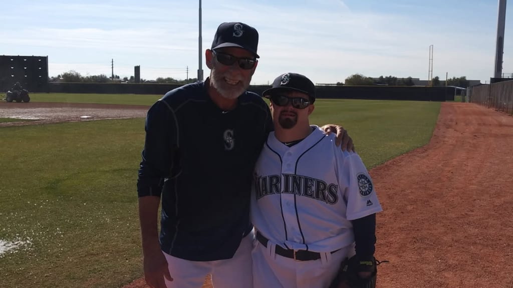 Derrick Otto with former Mariners pitcher Keith Comstock.