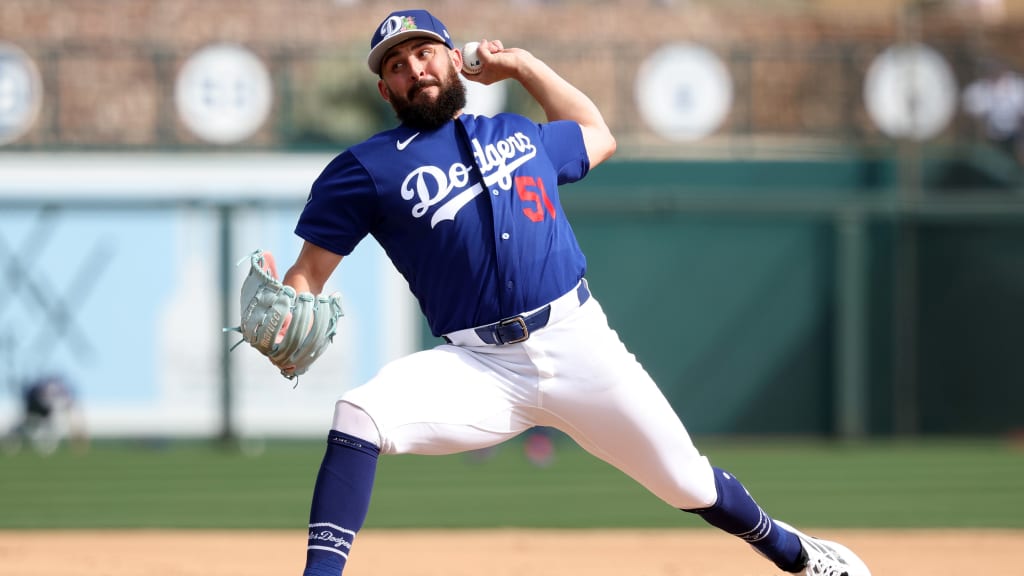 'These guys are my brothers': Dodgers by Vesia's side in return
