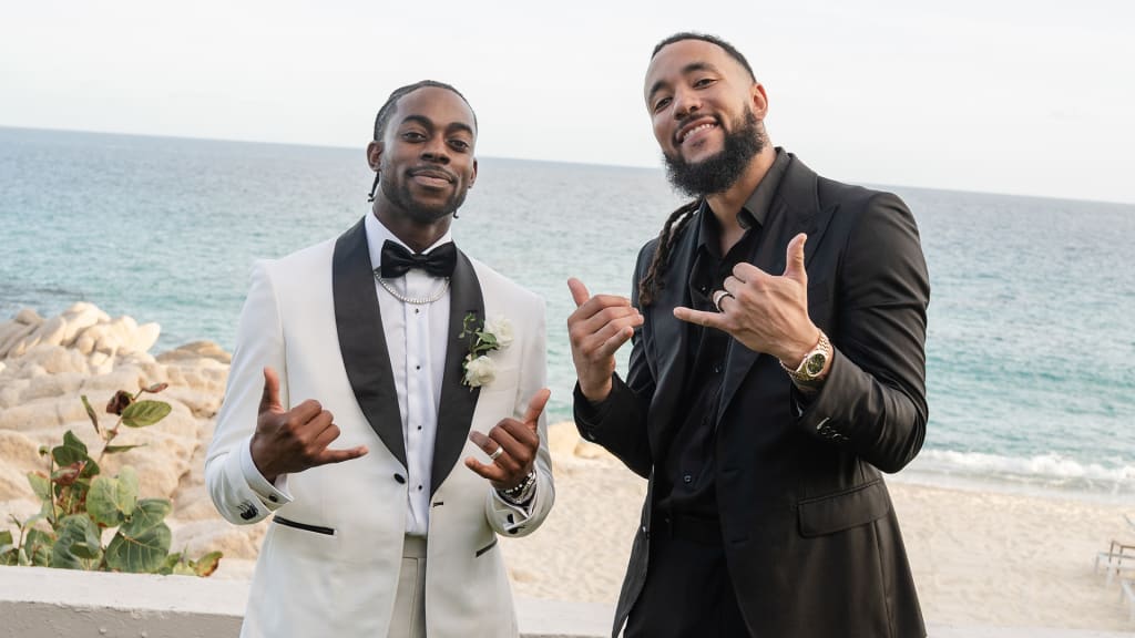 J.P. Crawford officiates Ryan Bliss' wedding in offseason