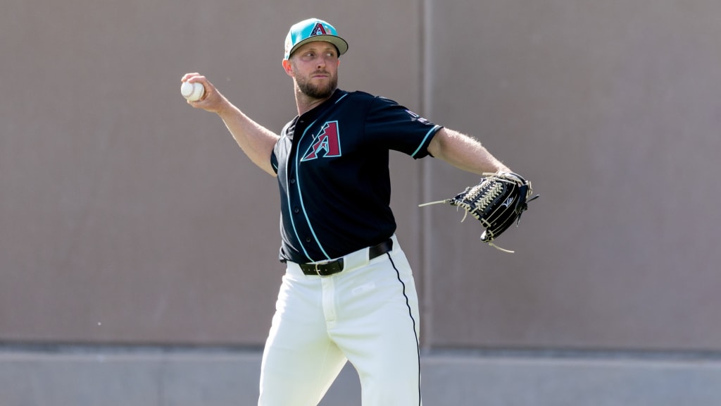 Kelly to miss Opening Day with back injury; timeline uncertain