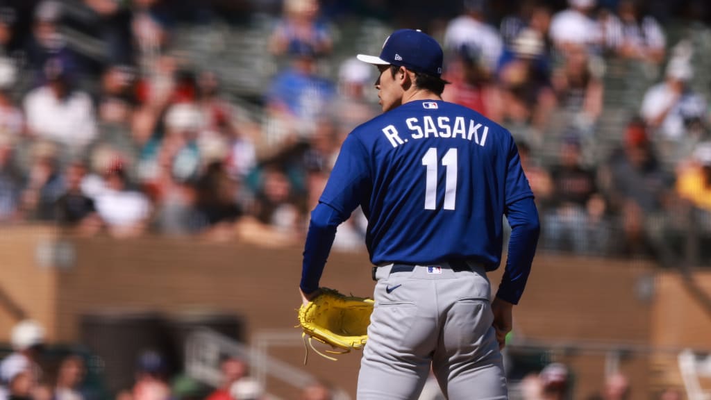 Sasaki looks to add 3rd pitch as he transitions back to starting