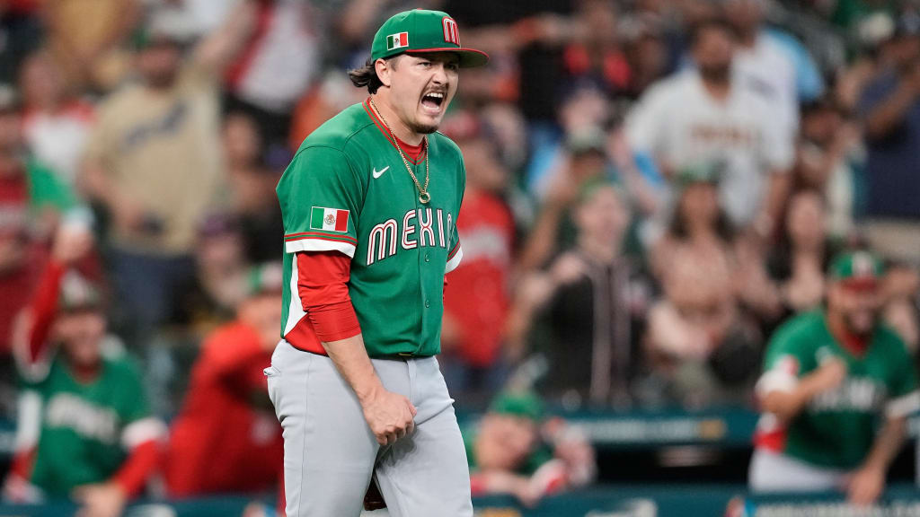 Vodnik goes behind-the-scenes with Team Mexico at the Classic