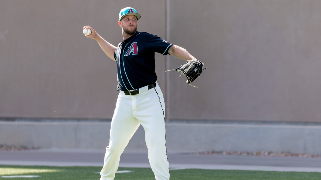 Kelly expecting to start season on IL after spring debut