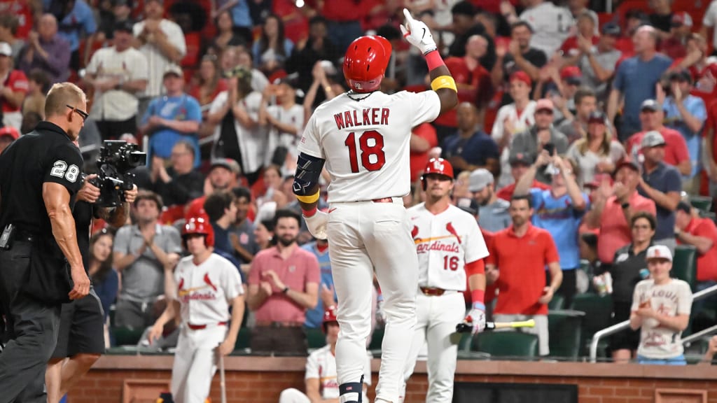 Walker's torrid stretch continues with MLB-leading homer No. 8 (!)
