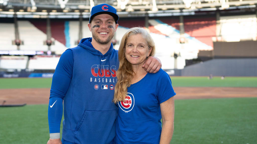 Nico Hoerner grateful for mom's support ahead of Mother's Day