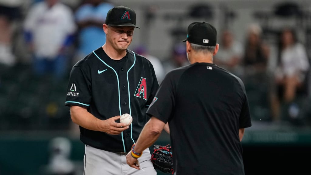 Too many missed chances in D-backs' loss to Rangers