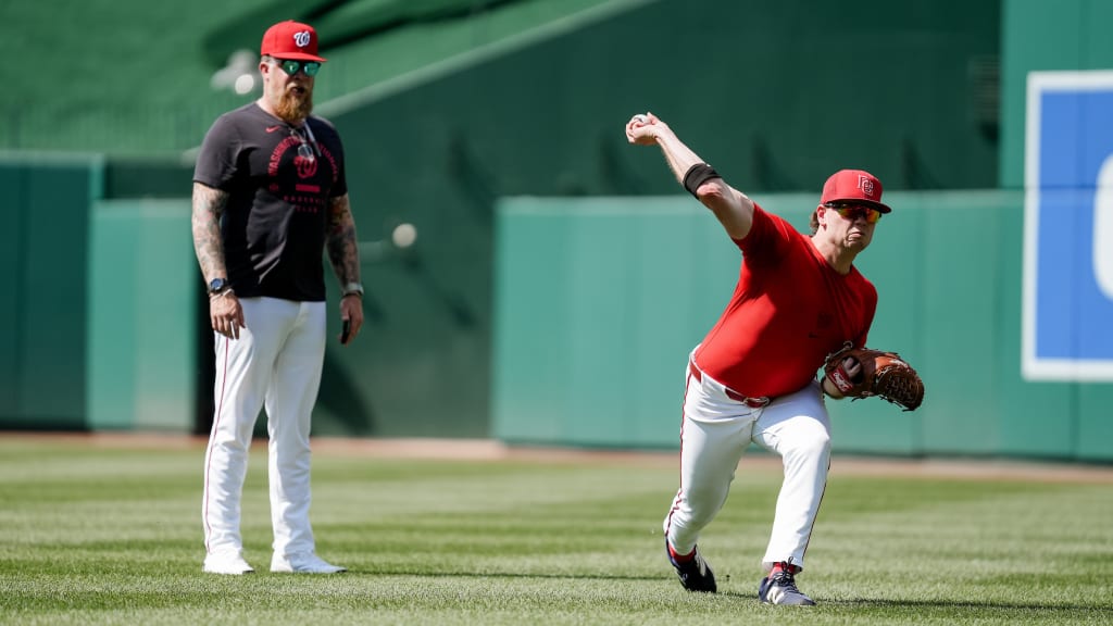 Sean Doolittle working with Gus Varland.