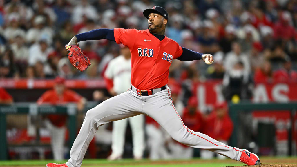 Chapman se convierte en el relevista con más ponches en la historia