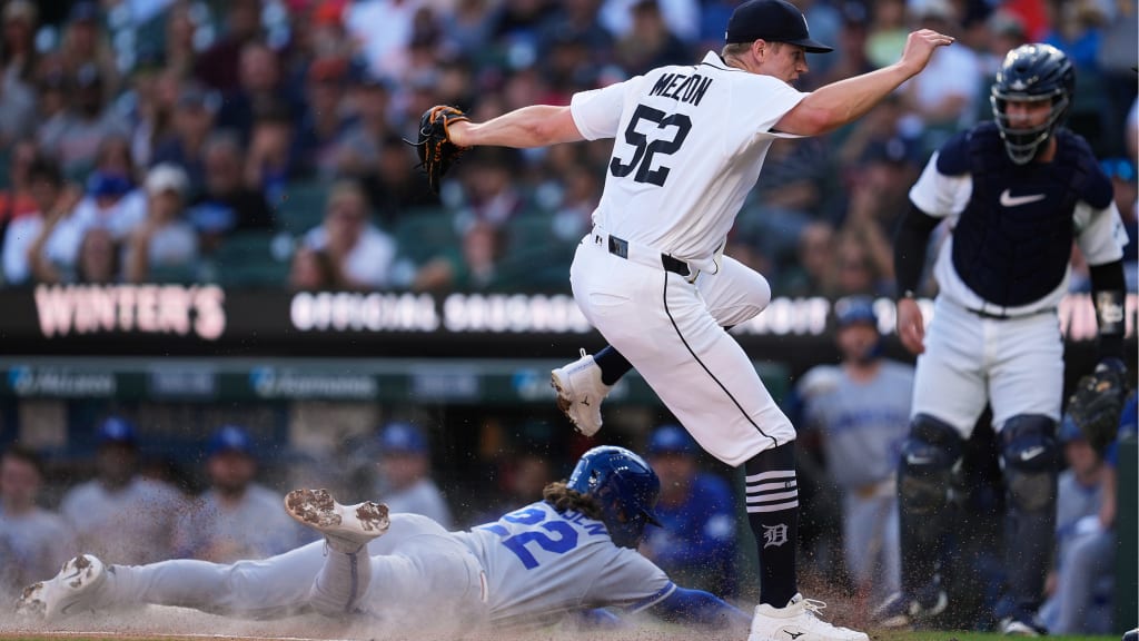 LIVE: Strikeout or play at the plate? Both!